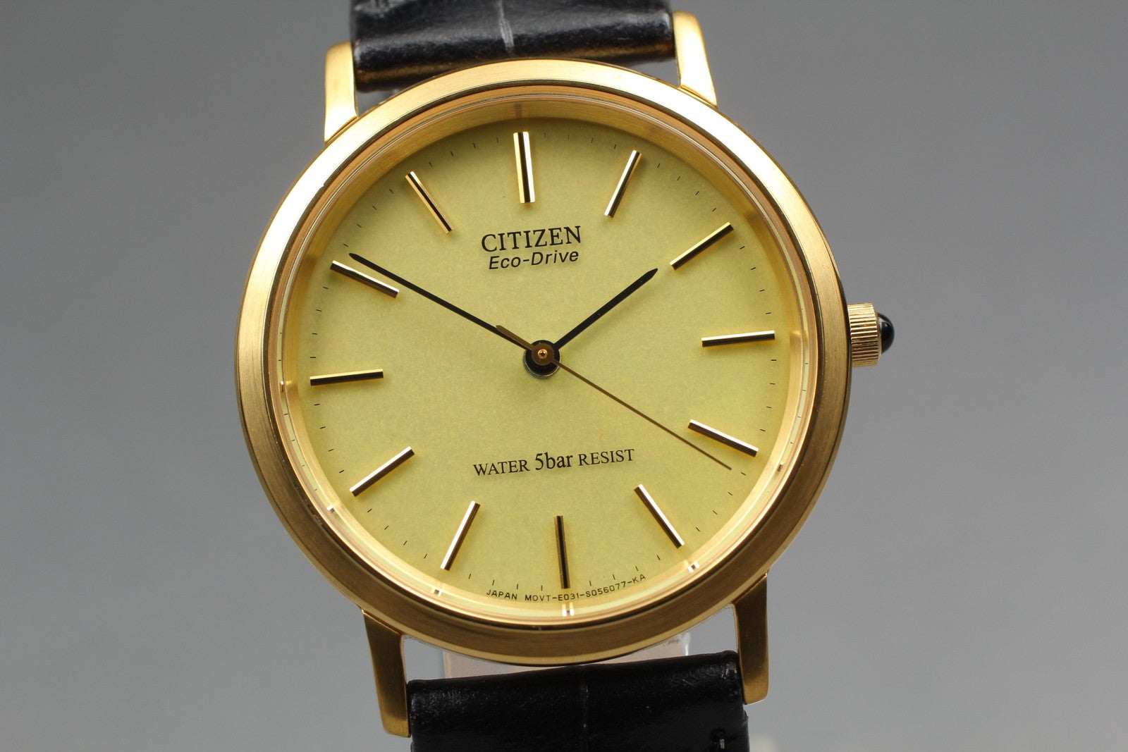 Second Hands | Vtg.1986 [Near MINT] CITIZEN E031-S033161 Gold Round Quartz Men's Watch JAPAN La.riberta From Japan