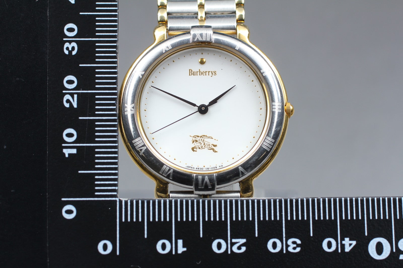 Second Hands | Vtg.1988[N MINT / New Batt] Burberrys 4630-E60795 Roman Quartz Men's Watch JAPAN La.riberta From Japan