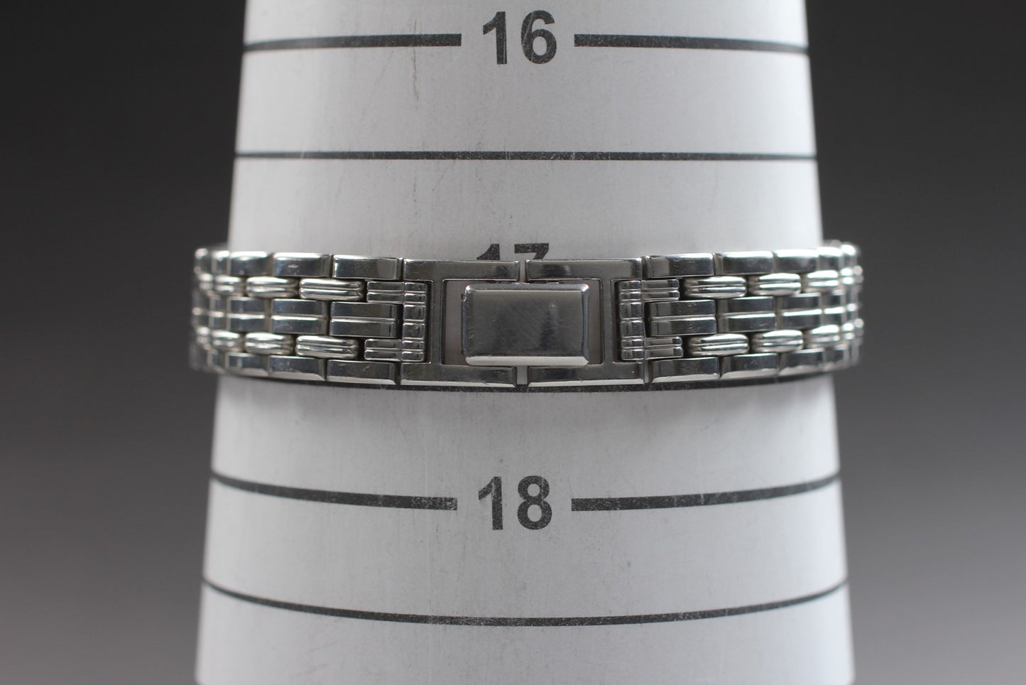 SEIKO Second Hands | Vtg. 1984[N MINT / New Batt] SEIKO V401-5500 18mm Tank Quartz Ladies Watch JAPAN La.riberta From Japan