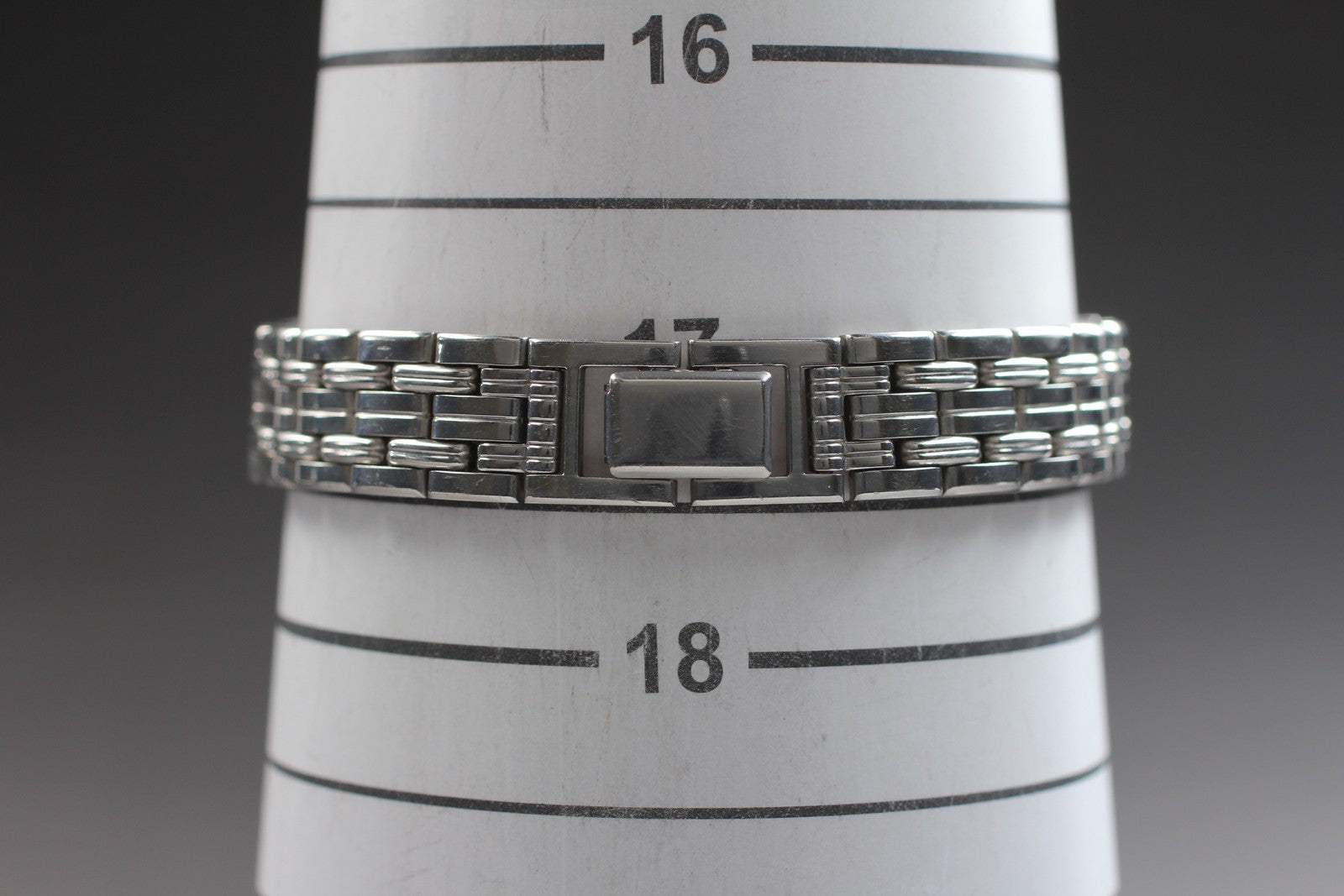 SEIKO Second Hands | Vtg. 1984[N MINT / New Batt] SEIKO V401-5500 18mm Tank Quartz Ladies Watch JAPAN La.riberta From Japan