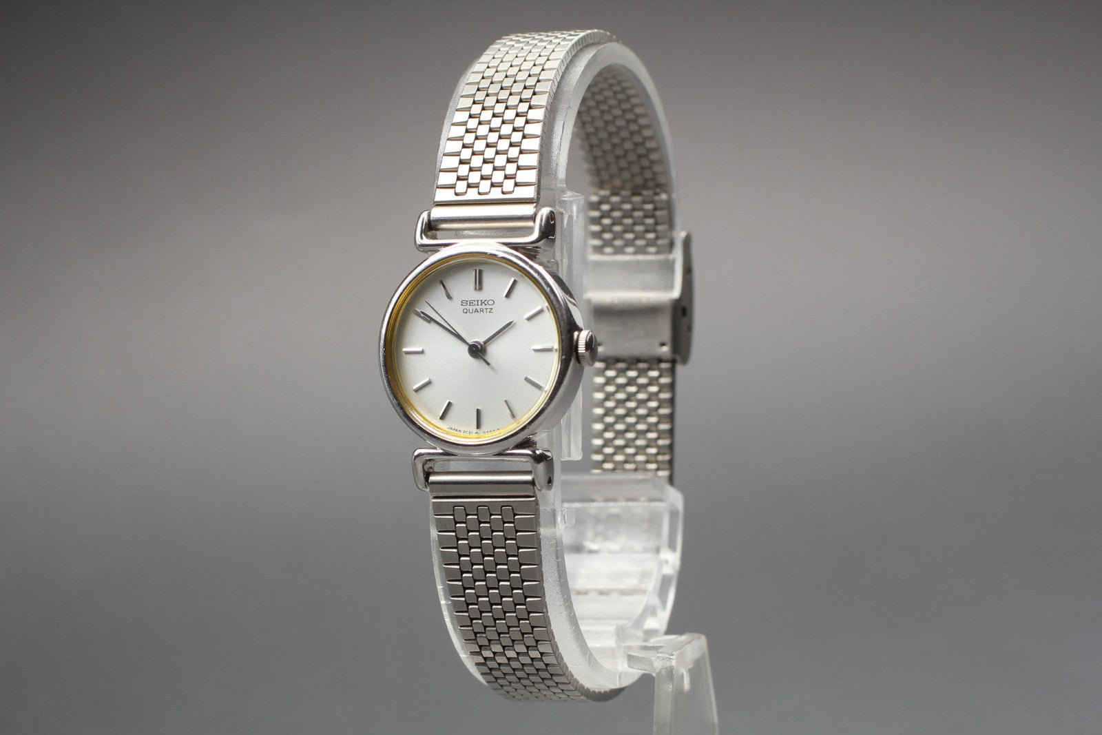 SEIKO Second Hands | Vtg.1984 [Near MINT] SEIKO 2C21-0100 Silver Bracelet Quartz Ladies Watch JAPAN La.riberta From Japan