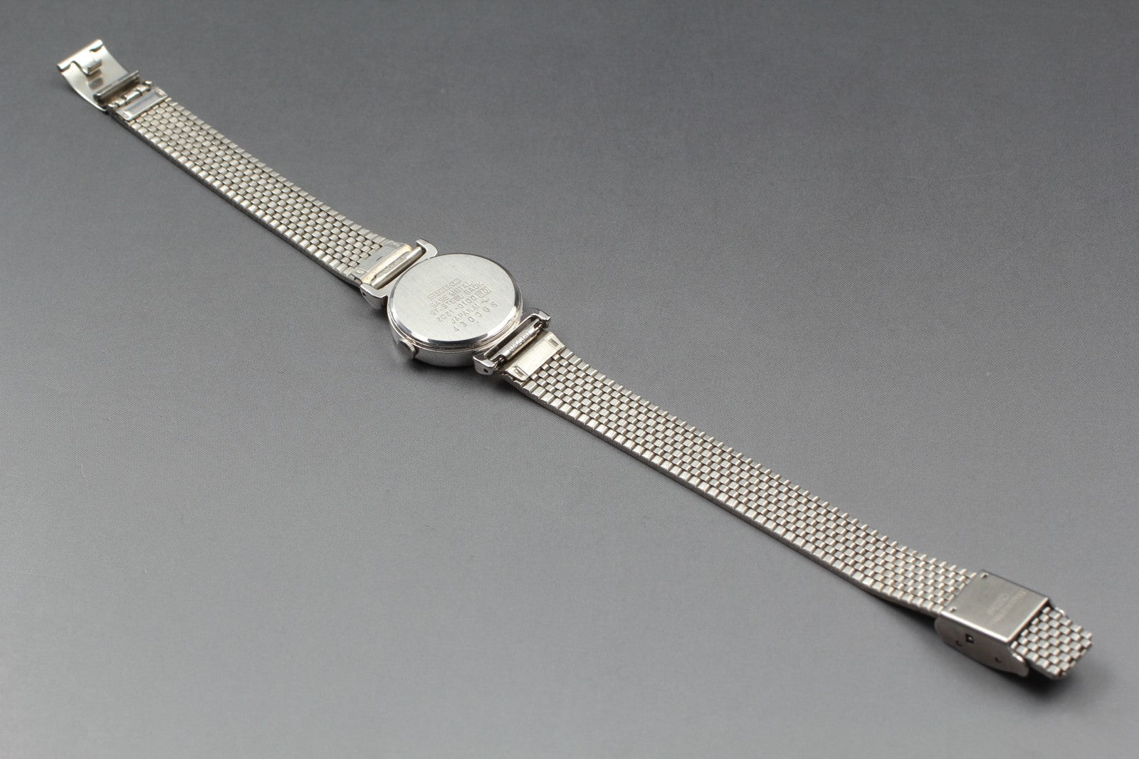 SEIKO Second Hands | Vtg.1984 [Near MINT] SEIKO 2C21-0100 Silver Bracelet Quartz Ladies Watch JAPAN La.riberta From Japan