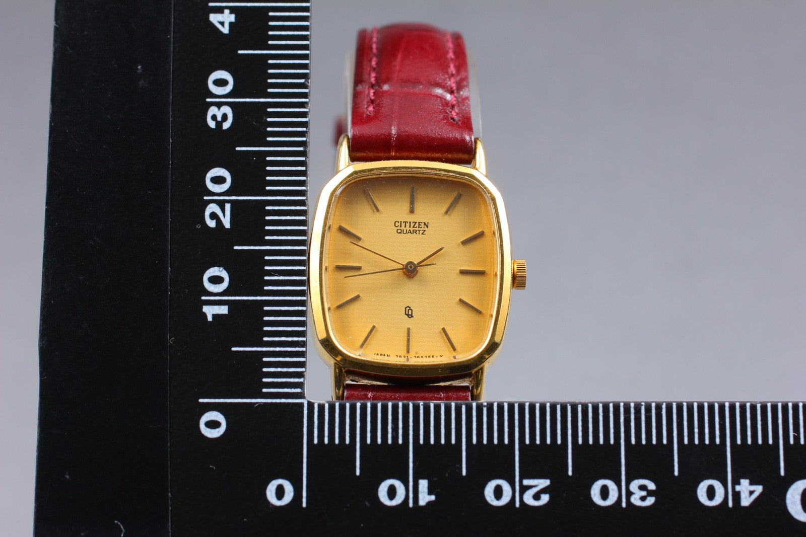 Second Hands | Vtg.1996 [Near MINT] CITIZEN 2951-293371 Tank Gold Quartz Ladies Watch JAPAN La.riberta From Japan