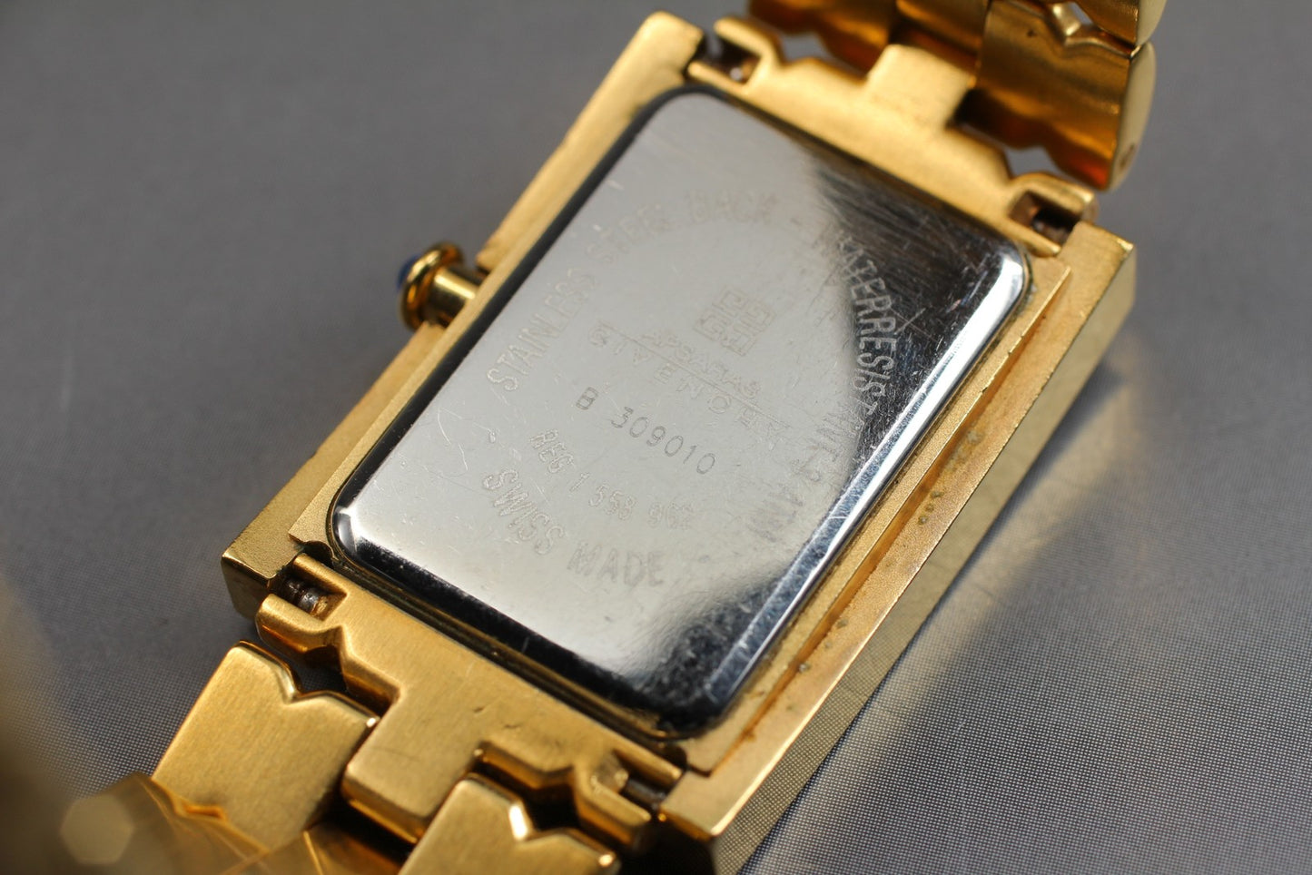 Vtg.[N MINT] GIVENCHY REG 1558962 Tank Gold Bracelet Quartz Ladies Watch JAPAN