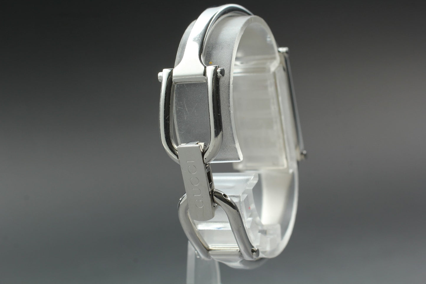 Near MINT/ GUCCI 1500L Shell GG Signature Gold Bangle Quartz Ladies Watch JAPAN