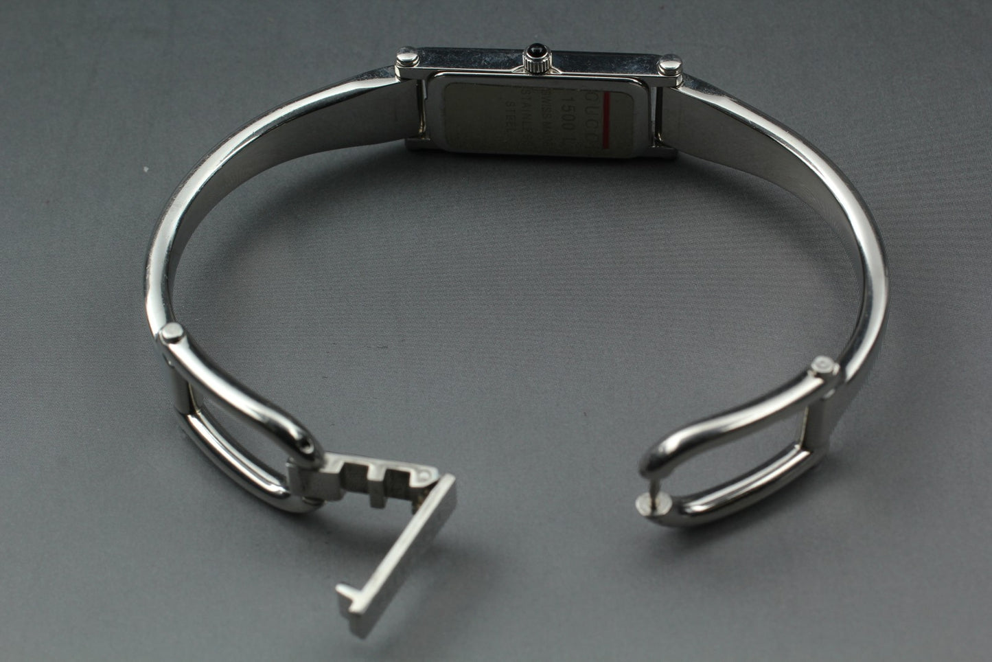 Near MINT/ GUCCI 1500L Shell GG Signature Gold Bangle Quartz Ladies Watch JAPAN