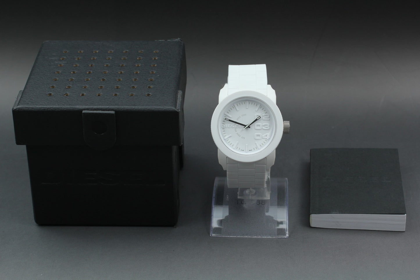 MINT Full Set / DIESEL Double Down DZ-1436 White Rubber Quartz Men's Watch JAPAN