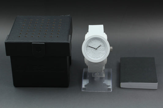 MINT Full Set / DIESEL Double Down DZ-1436 White Rubber Quartz Men's Watch JAPAN