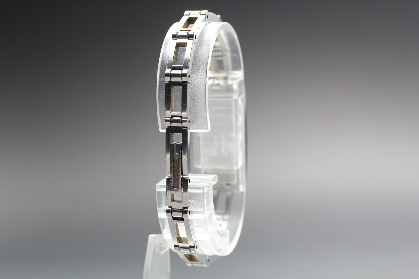 Exc+5 / New Batt / GUCCI 3900L GG Logo Bracelet Quartz Ladies Watch From JAPAN