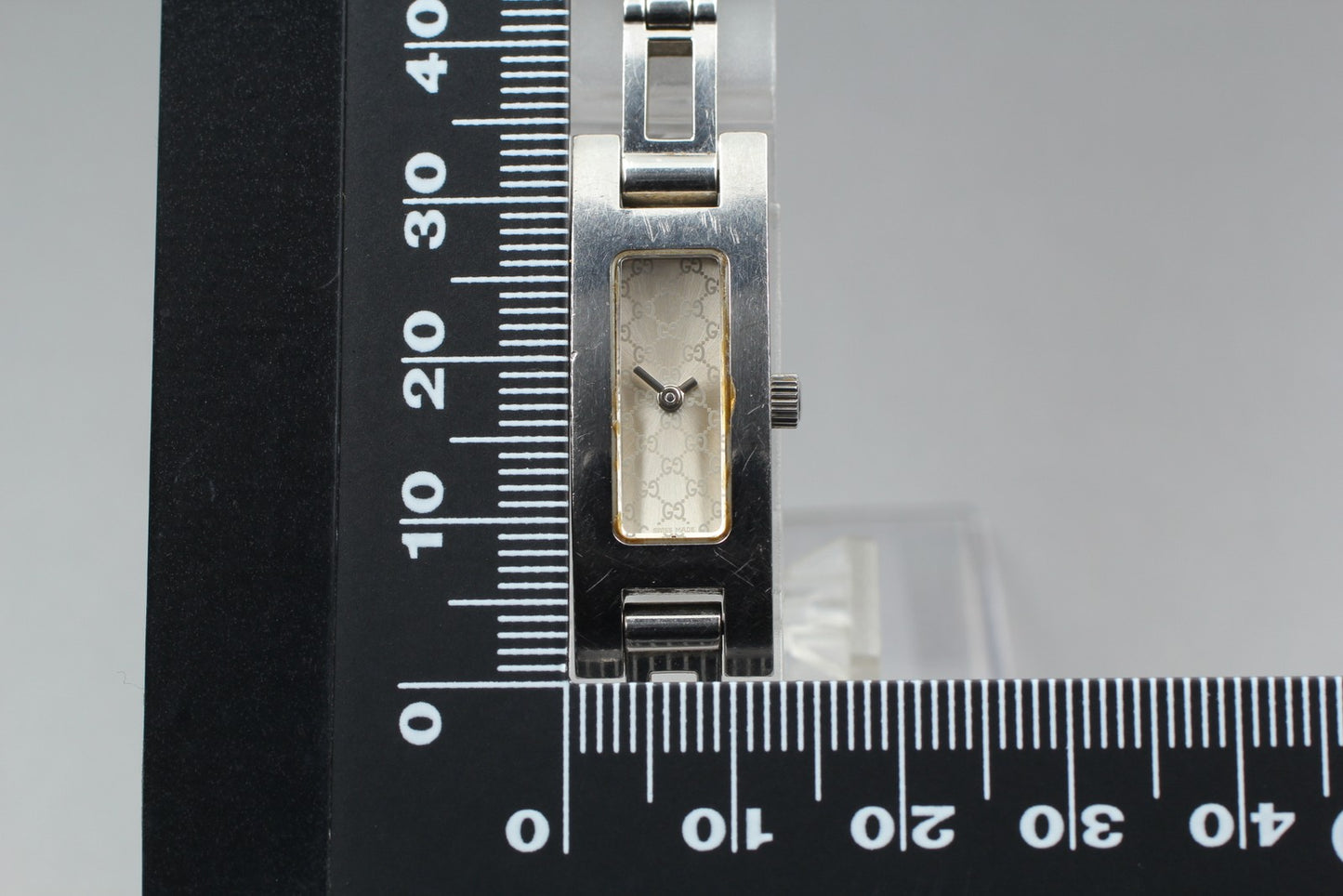 Exc+5 / New Batt / GUCCI 3900L GG Logo Bracelet Quartz Ladies Watch From JAPAN