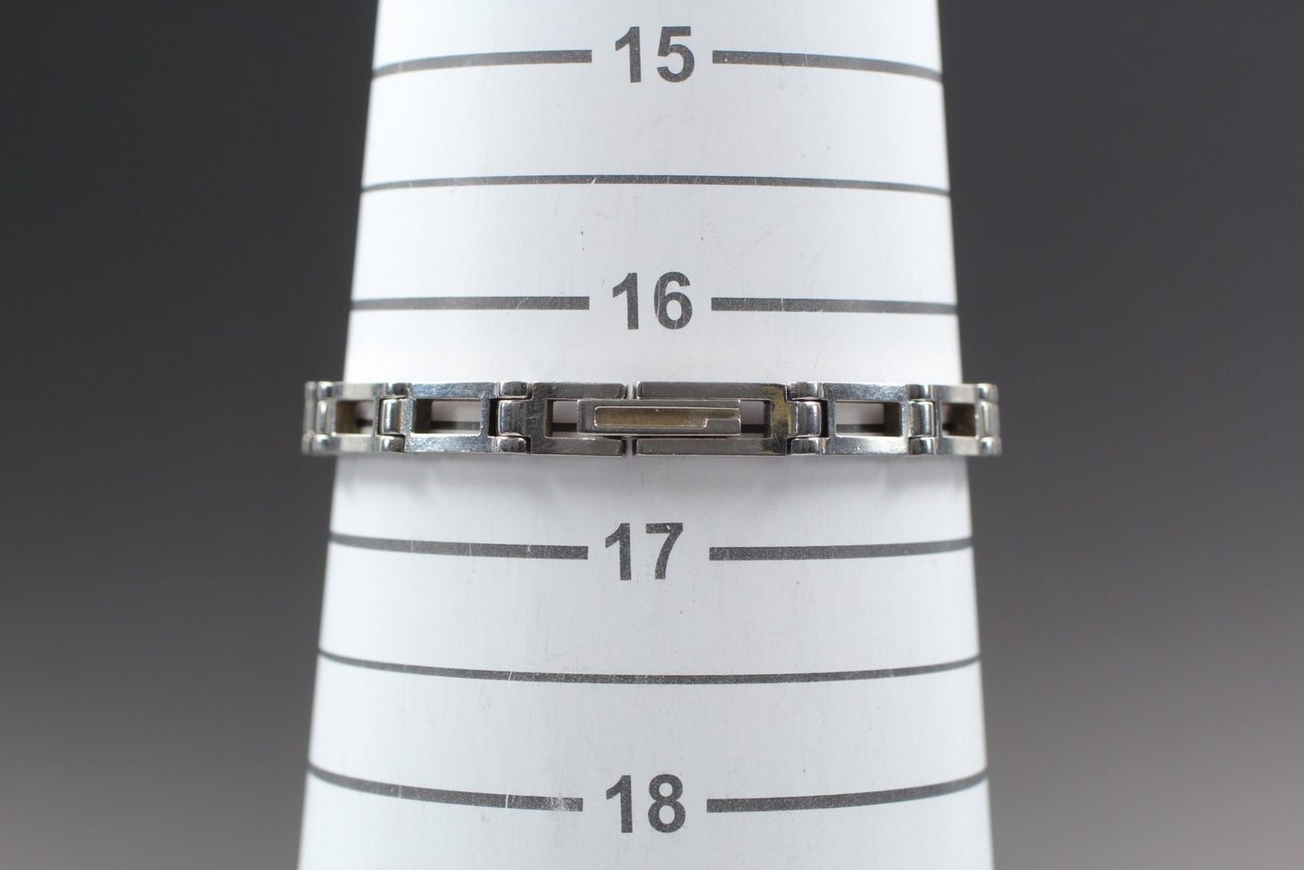 Exc+5 / New Batt / GUCCI 3900L GG Logo Bracelet Quartz Ladies Watch From JAPAN