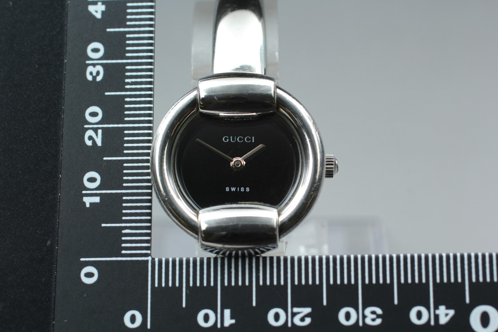 Second Hands | [N MINT / New Batt] Vintage Gucci 1400L 25mm Black Silver Quartz Women's JAPAN La.riberta From Japan