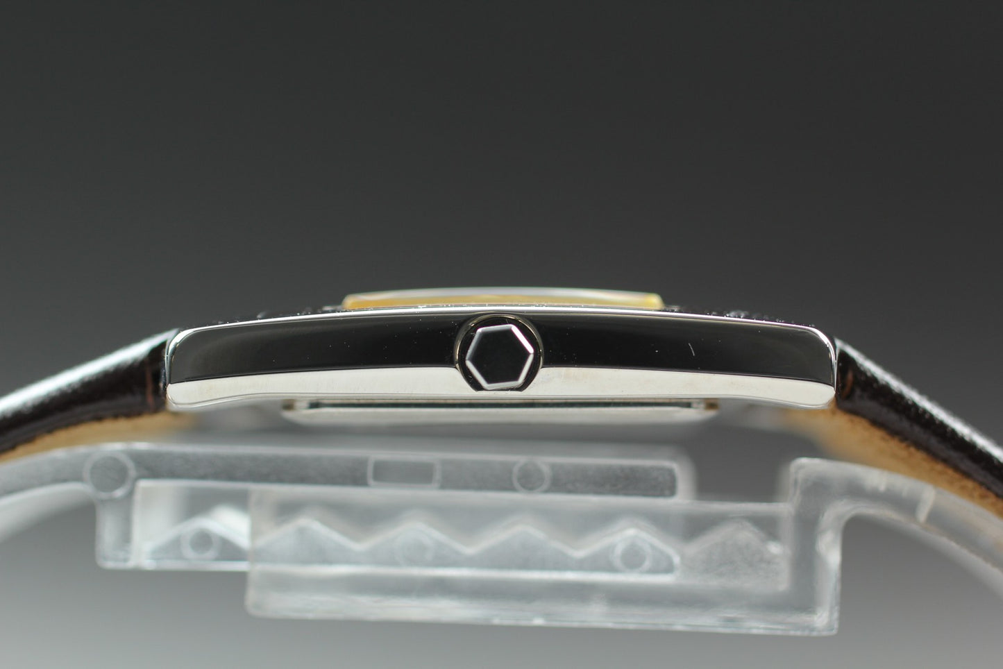 N MINT w/ New Battery / Yves Saint Laurent 5920-H18351 Ladies Quartz Watch JAPAN