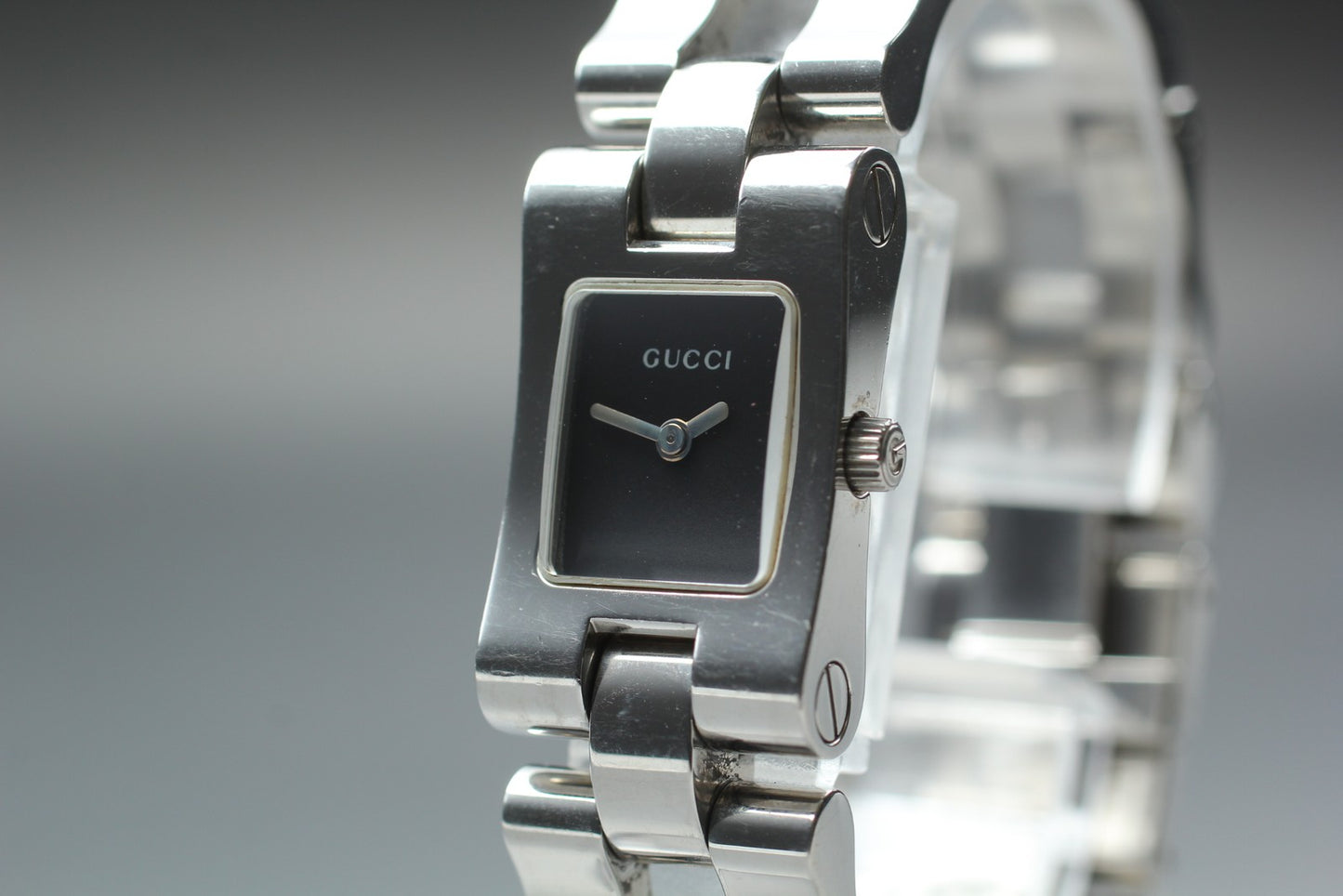 Near MINT / GUCCI 2305L Black Square Silver 17mm Quartz Ladies Watch From JAPAN