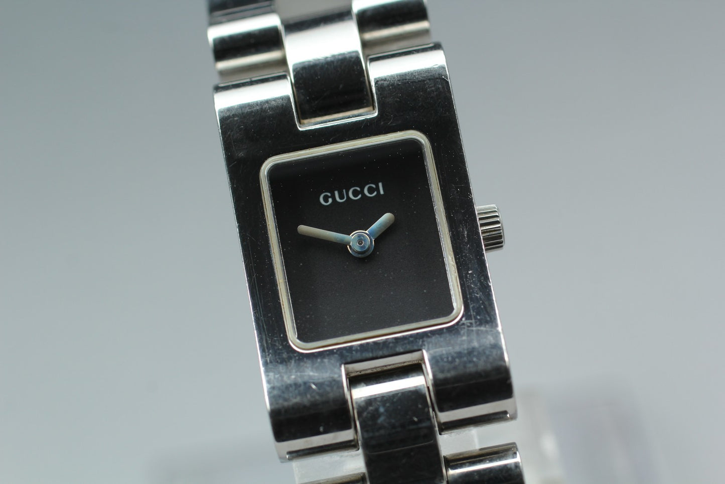Near MINT / GUCCI 2305L Black Square Silver 17mm Quartz Ladies Watch From JAPAN