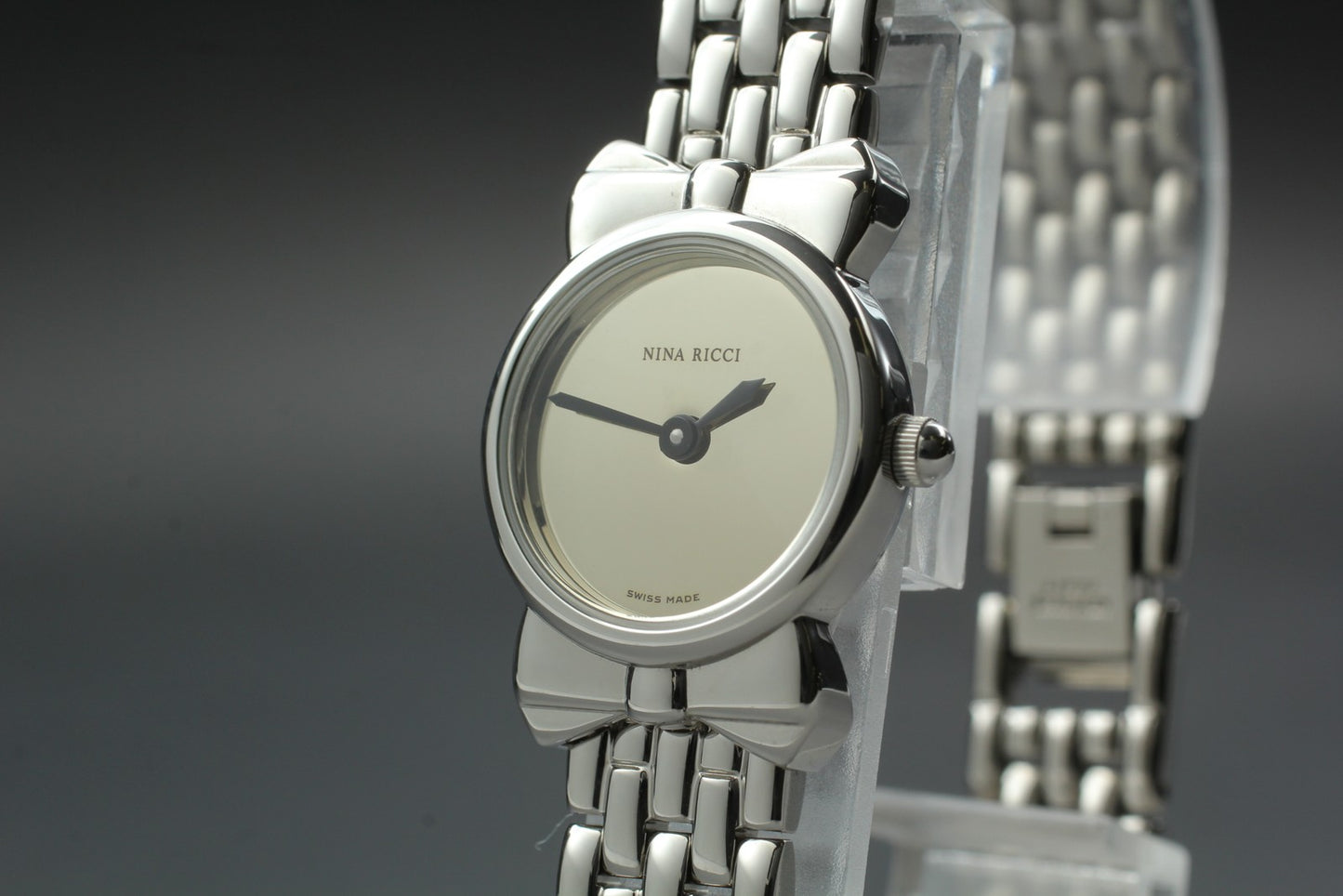 N MINT / New Batt / NINA RICCI D953 Silver Bracelet Quartz Ladies Watch JAPAN