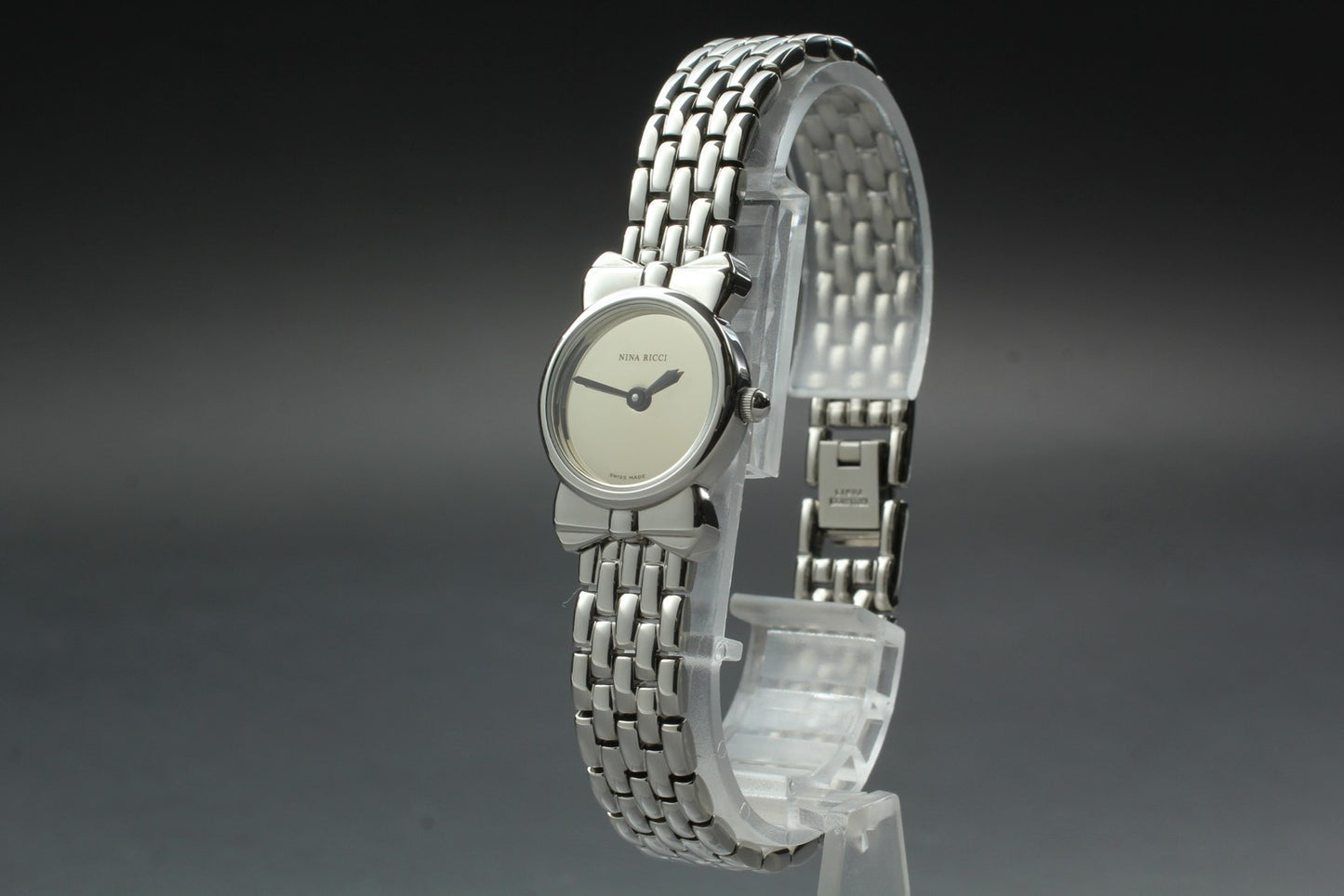 N MINT / New Batt / NINA RICCI D953 Silver Bracelet Quartz Ladies Watch JAPAN