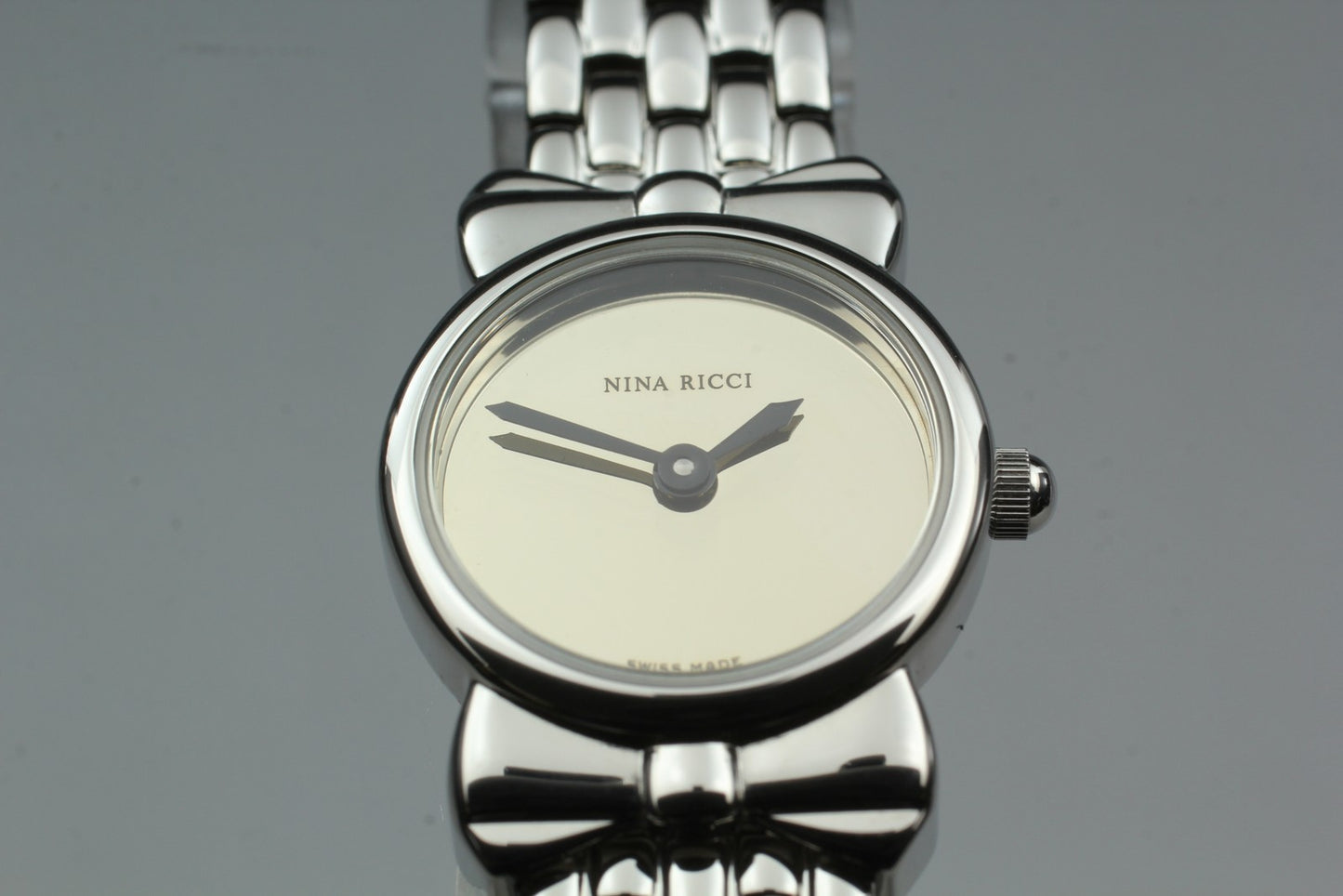 N MINT / New Batt / NINA RICCI D953 Silver Bracelet Quartz Ladies Watch JAPAN