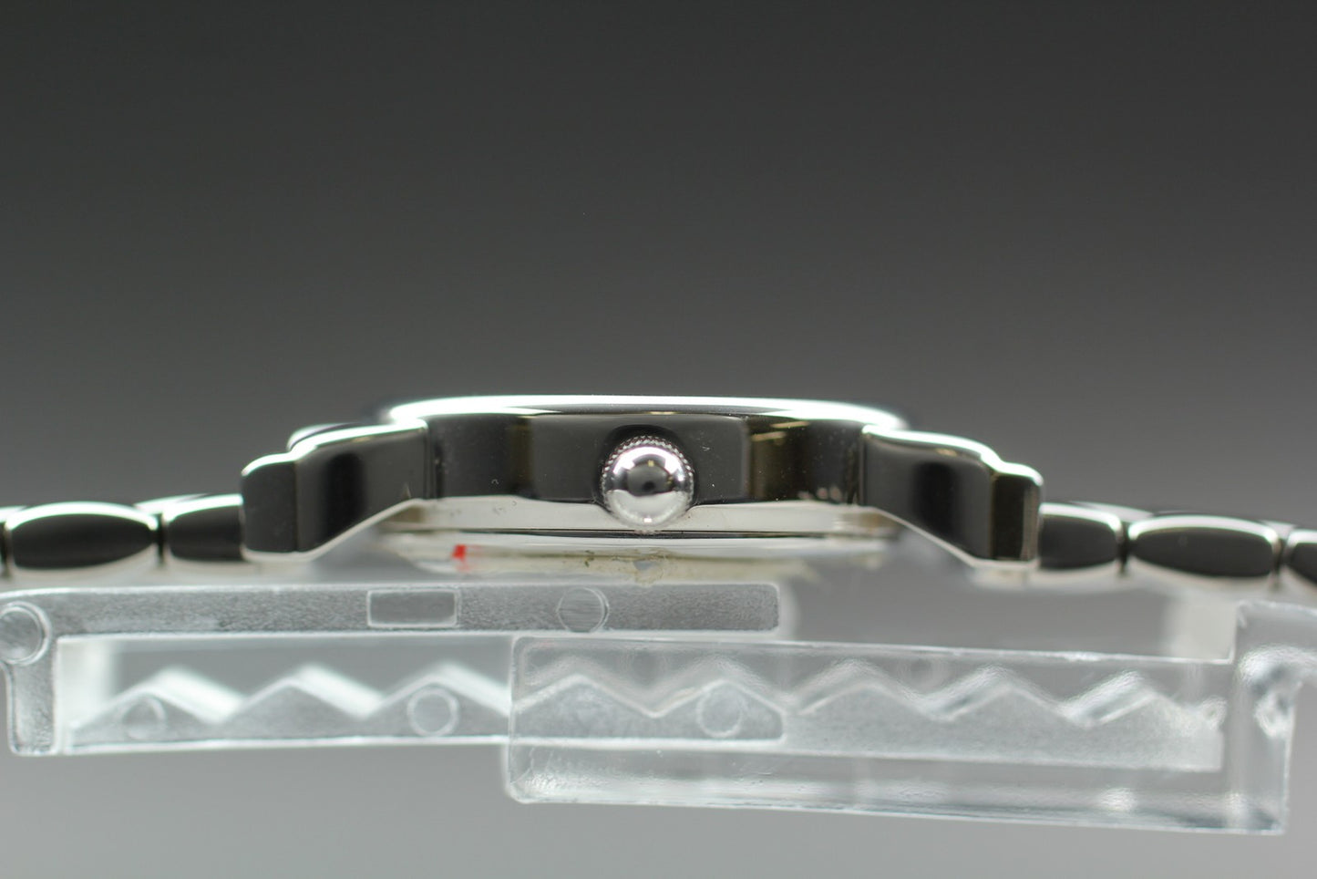 N MINT / New Batt / NINA RICCI D953 Silver Bracelet Quartz Ladies Watch JAPAN