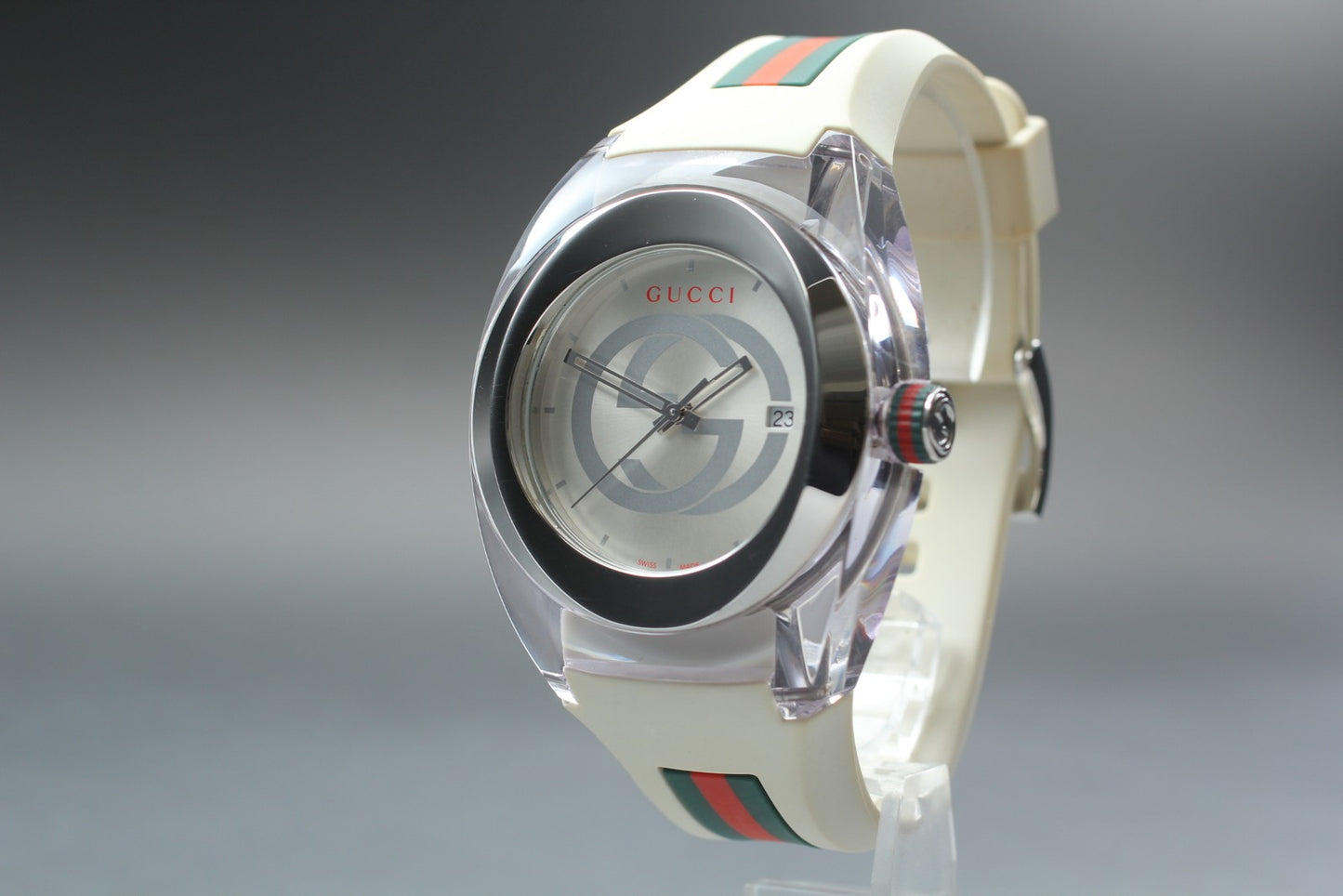 Near Mint / Gucci SYNC 137.1 White Sherry Line 5 ATM Men's Quartz Watch JAPAN