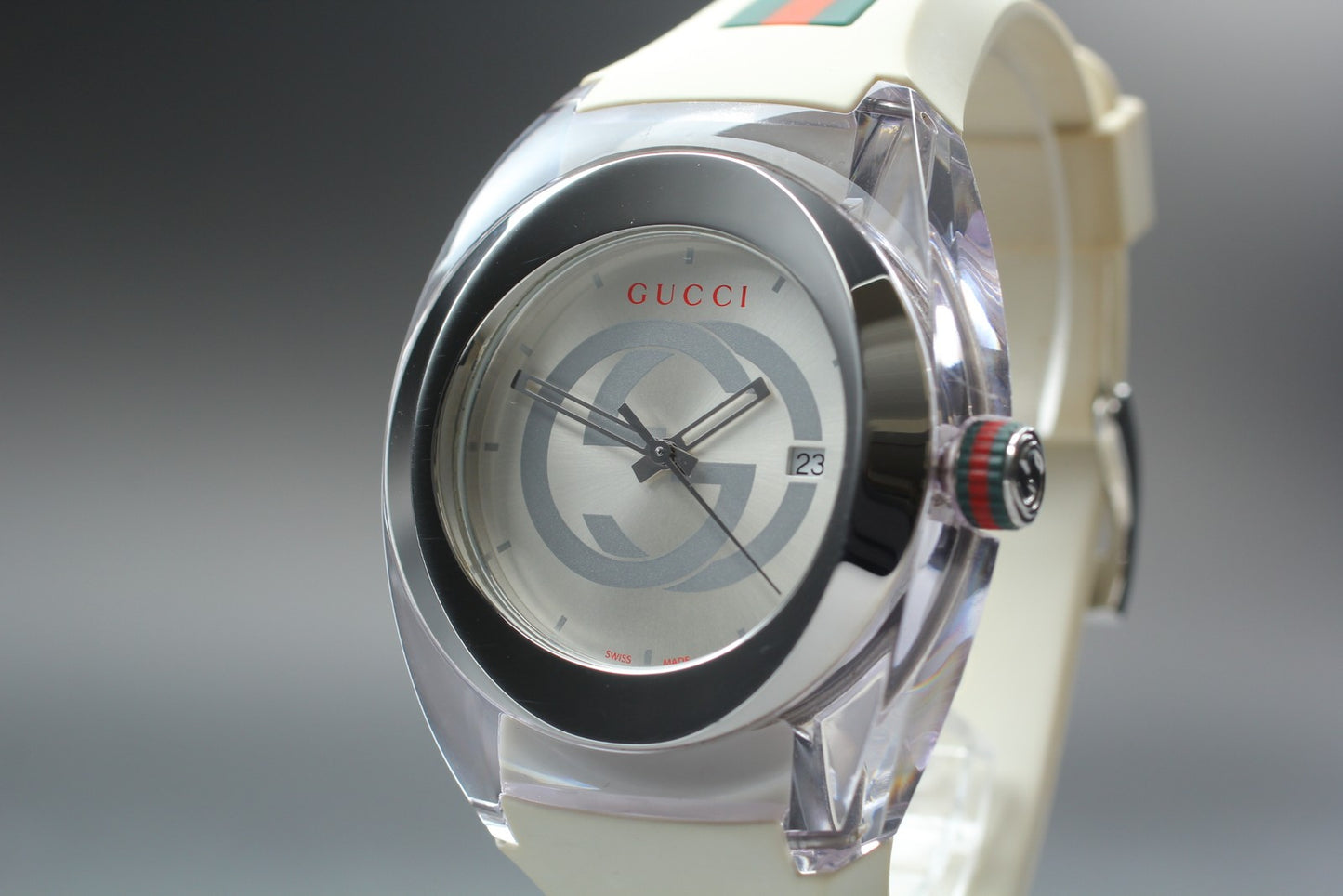 Near Mint / Gucci SYNC 137.1 White Sherry Line 5 ATM Men's Quartz Watch JAPAN