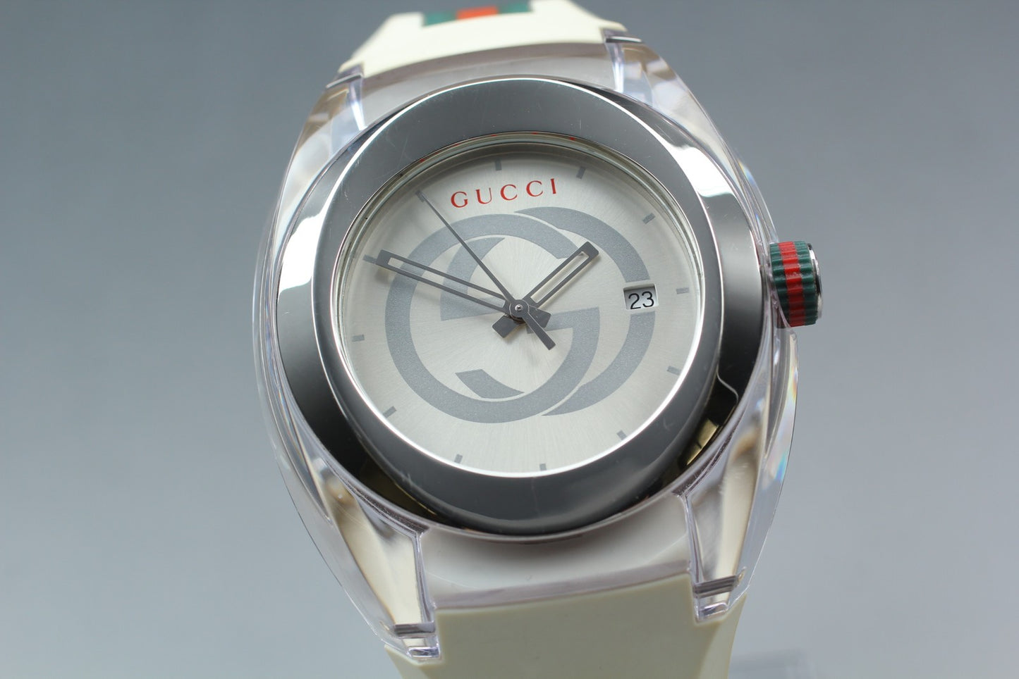 Near Mint / Gucci SYNC 137.1 White Sherry Line 5 ATM Men's Quartz Watch JAPAN