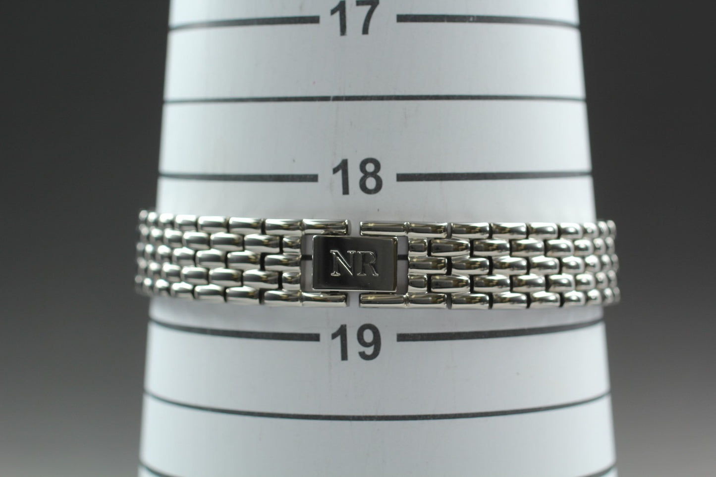 N MINT / New Batt / NINA RICCI D953 Silver Bracelet Quartz Ladies Watch JAPAN