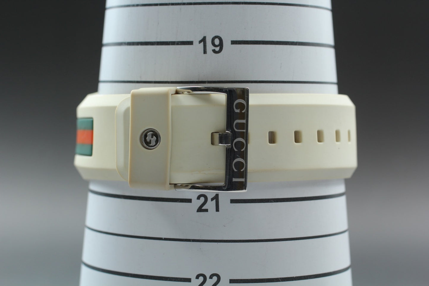 Near Mint / Gucci SYNC 137.1 White Sherry Line 5 ATM Men's Quartz Watch JAPAN