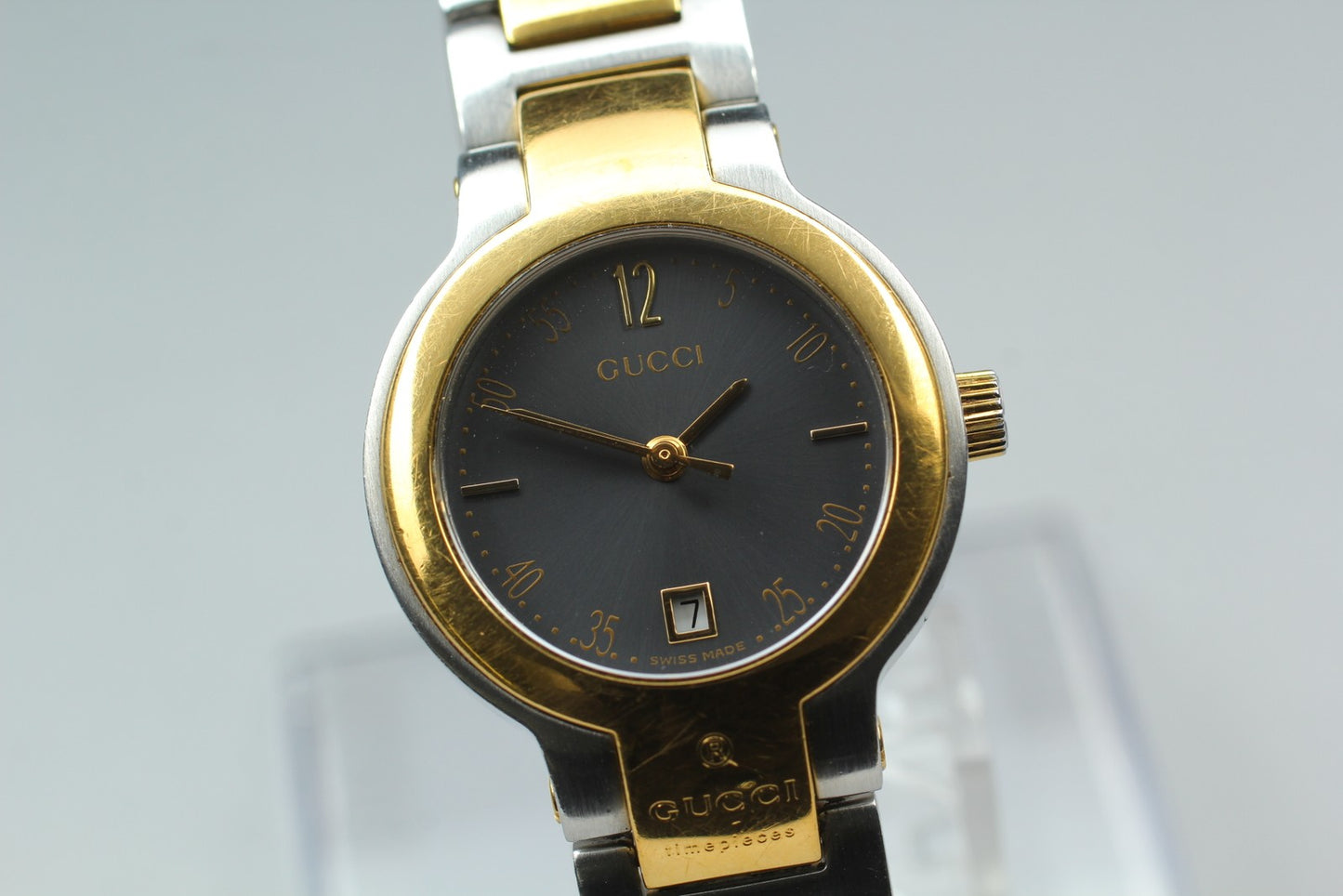 N MINT / New Batt / GUCCI 8900L Two tone 26mm Bracelet Quartz Ladies Watch JAPAN