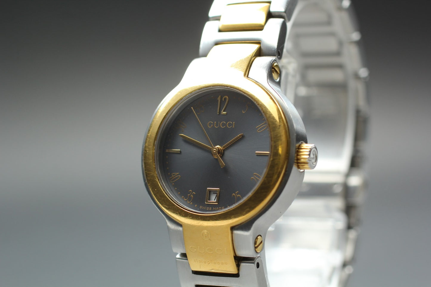 N MINT / New Batt / GUCCI 8900L Two tone 26mm Bracelet Quartz Ladies Watch JAPAN