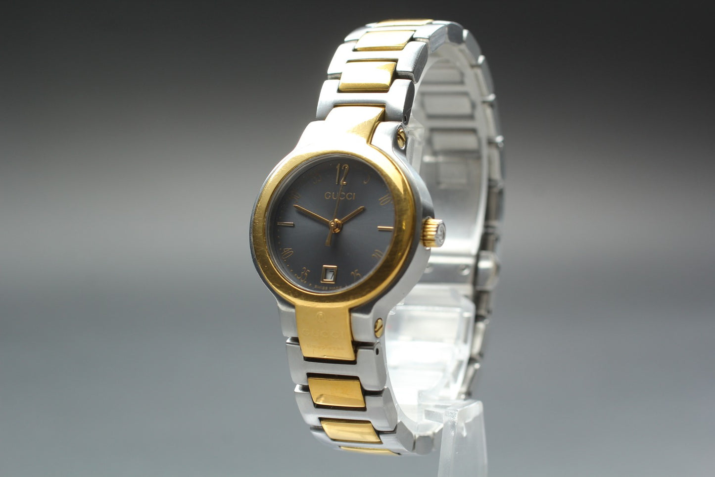 N MINT / New Batt / GUCCI 8900L Two tone 26mm Bracelet Quartz Ladies Watch JAPAN