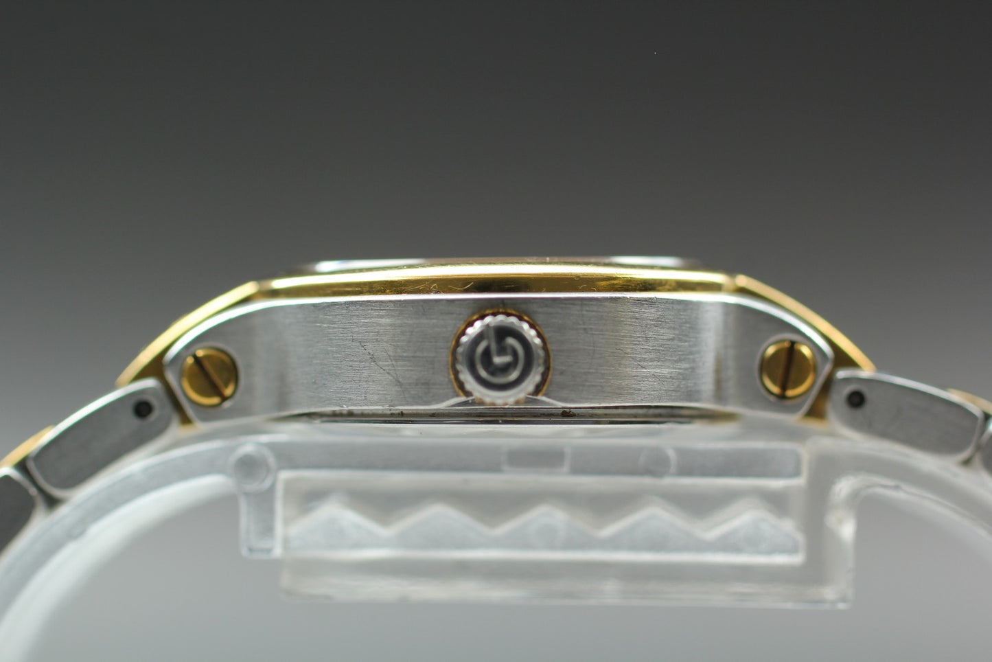 N MINT / New Batt / GUCCI 8900L Two tone 26mm Bracelet Quartz Ladies Watch JAPAN