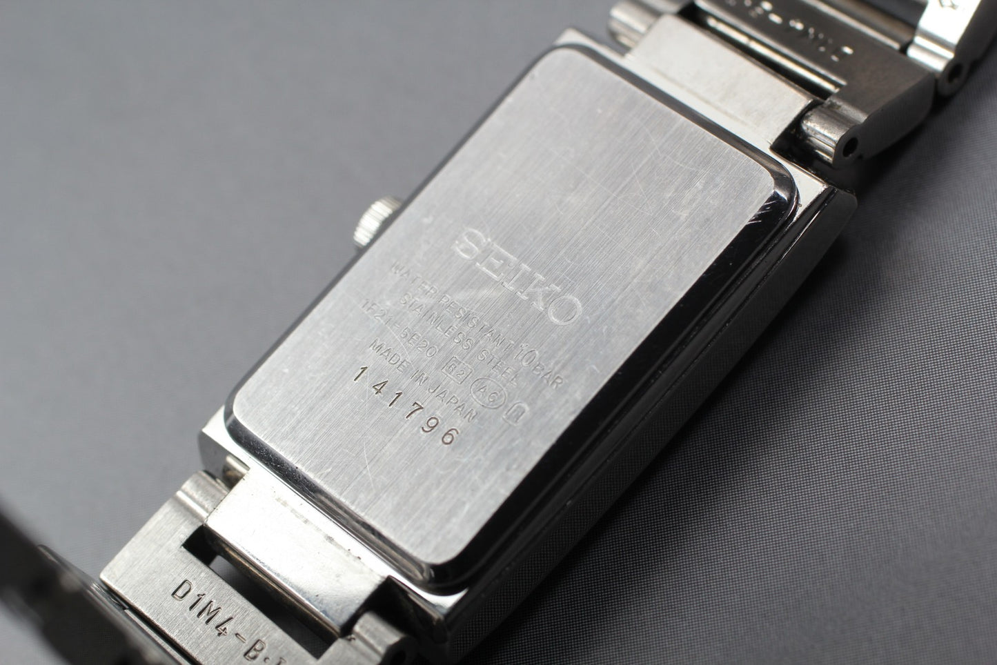 Near MINT / Seiko LUKIA 1F21-5E20 Turquoise Dial Tank Quartz Ladies Watch JAPAN