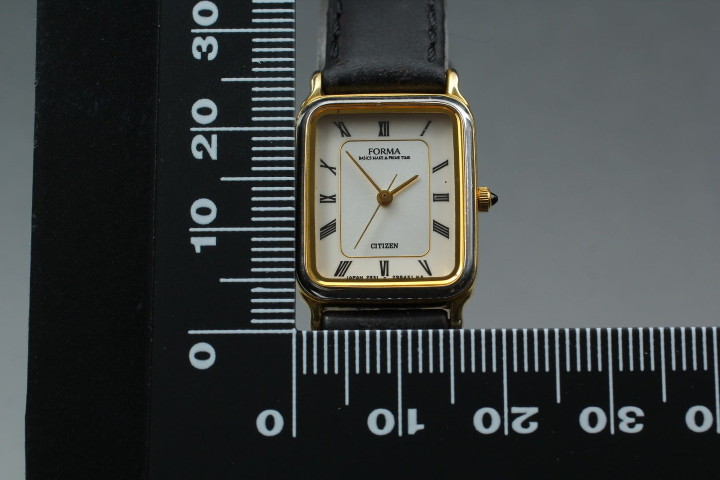 Near MINT / Citizen Forma 2931-295277 Roman Tank Quartz Women's Watch JAPAN