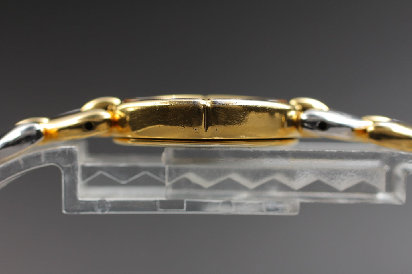 Near MINT / New Batt / NINA RICCI 2P20-6190 Bracelet Quartz Ladies Watch JAPAN