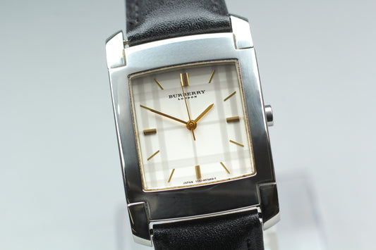 Near MINT / BURBERRY 1032-H32931 Y Nova Check Tank 27mm Quartz Men's Watch JAPAN