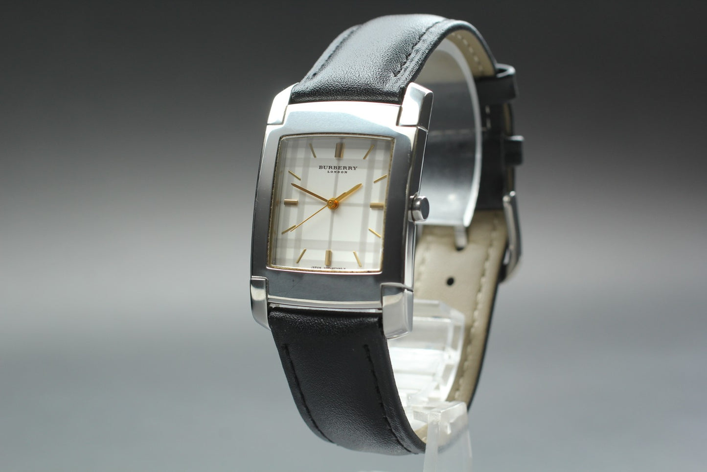 Near MINT / BURBERRY 1032-H32931 Y Nova Check Tank 27mm Quartz Men's Watch JAPAN