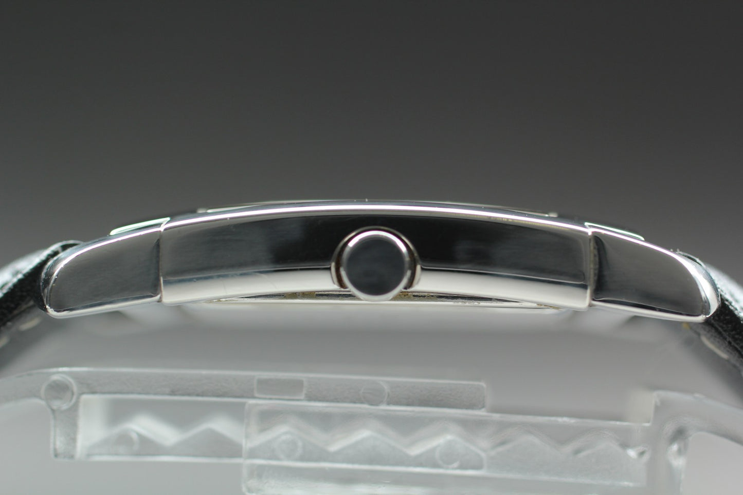 Near MINT / BURBERRY 1032-H32931 Y Nova Check Tank 27mm Quartz Men's Watch JAPAN