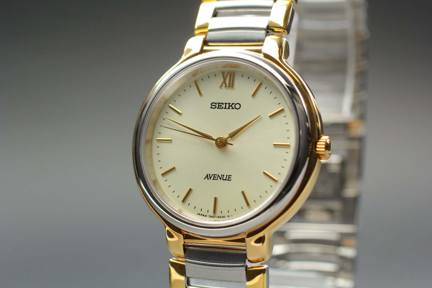 SEIKO Second Hands | Vin.1994 [Near MINT] SEIKO AVENUE 7N01-6F50 Quartz Bracelet Men's Watch JAPAN La.riberta From Japan