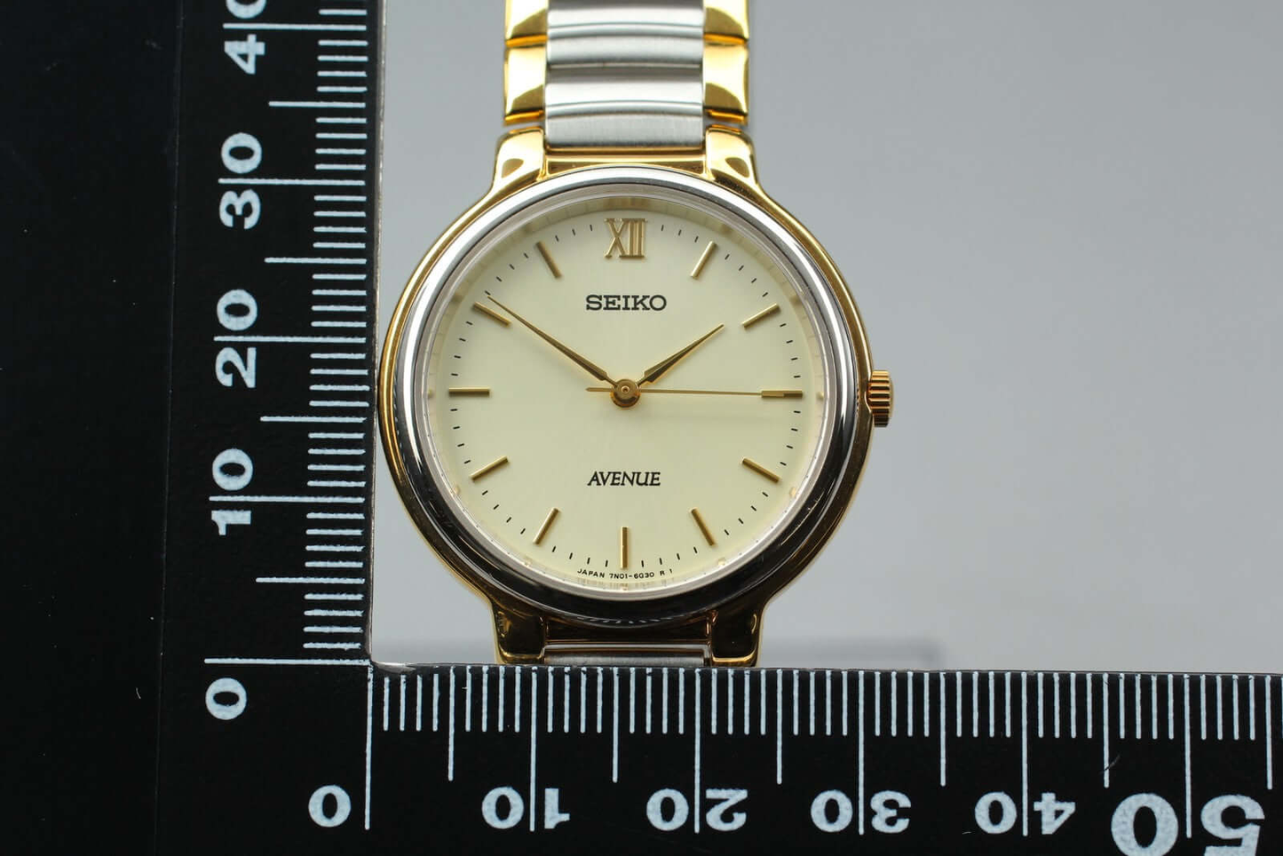 SEIKO Second Hands | Vin.1994 [Near MINT] SEIKO AVENUE 7N01-6F50 Quartz Bracelet Men's Watch JAPAN La.riberta From Japan
