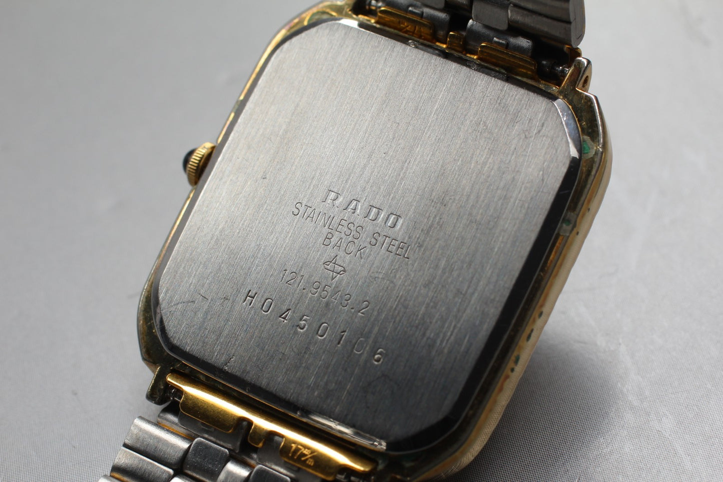 Vtg. 1980s [Exc+5 / New Batt] ] RADO 121.9543.2 Quartz Men's Men's Watch JAPAN