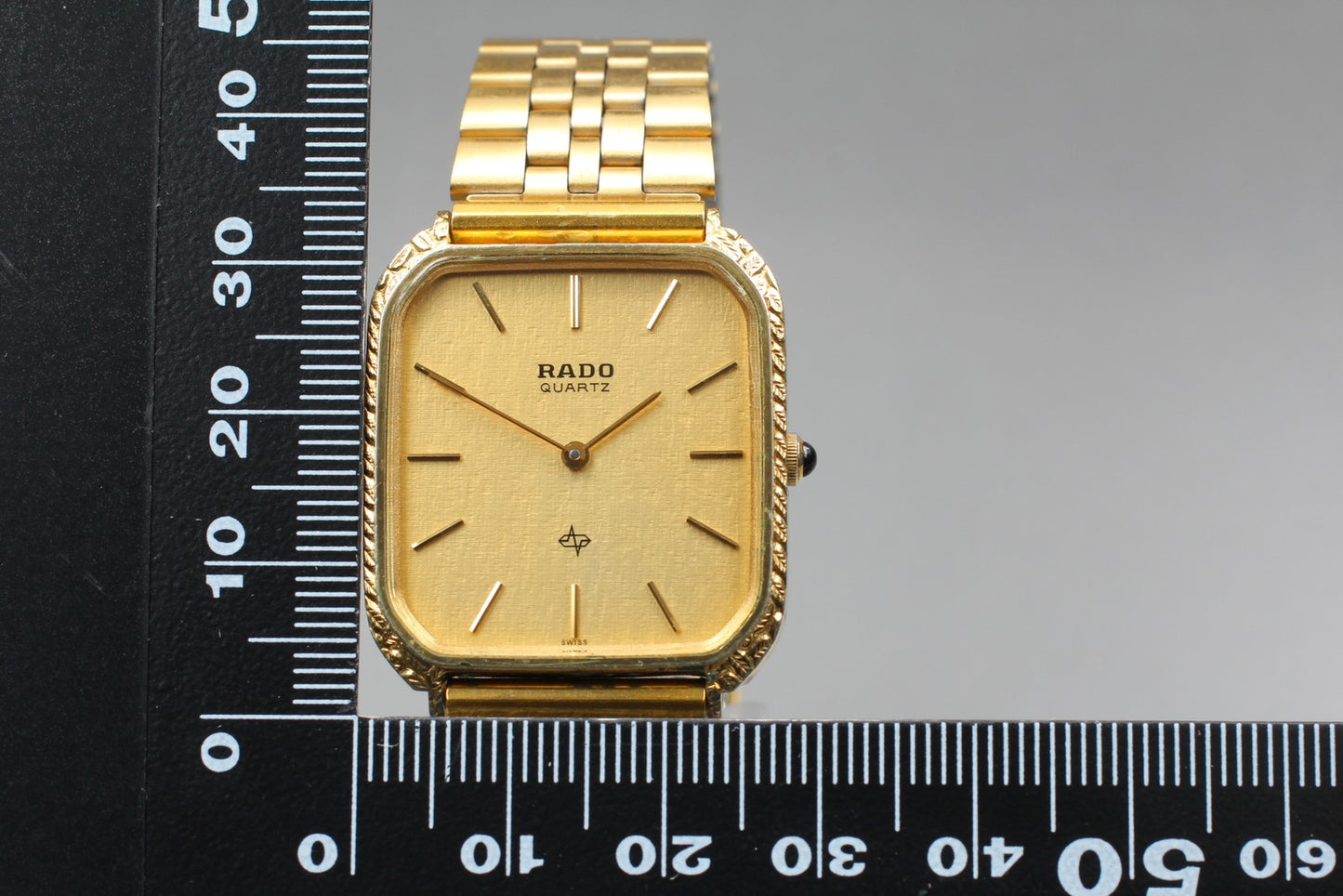 Vtg. 1980s [Exc+5 / New Batt] ] RADO 121.9543.2 Quartz Men's Men's Watch JAPAN