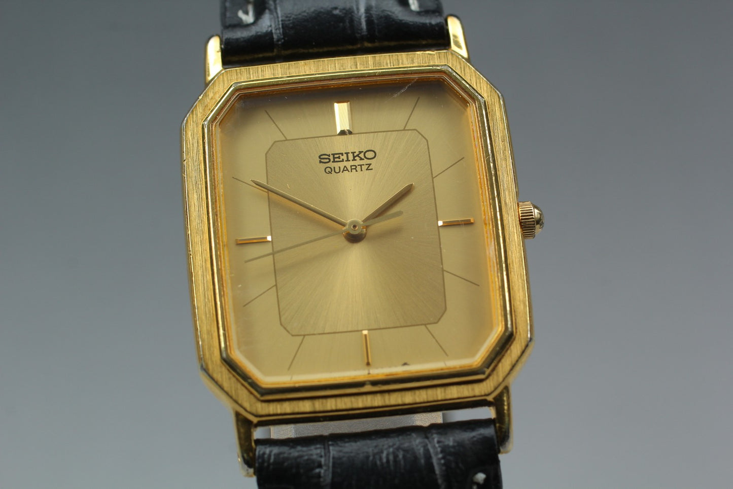Vintage 1985 [Exc+5] Seiko Chariot 9021-5250 26mm Tank Gold Qz Men's Watch JAPAN