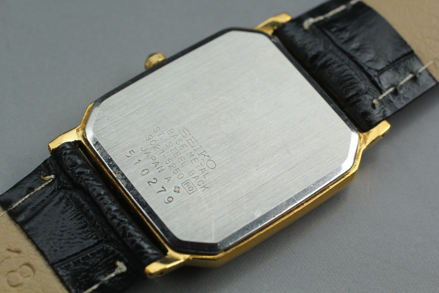 Vintage 1985 [Exc+5] Seiko Chariot 9021-5250 26mm Tank Gold Qz Men's Watch JAPAN