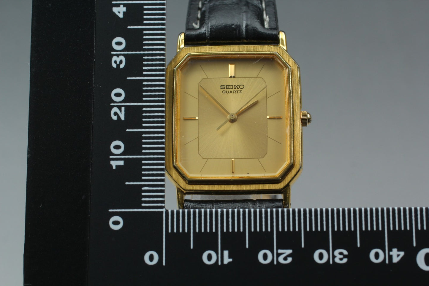Vintage 1985 [Exc+5] Seiko Chariot 9021-5250 26mm Tank Gold Qz Men's Watch JAPAN