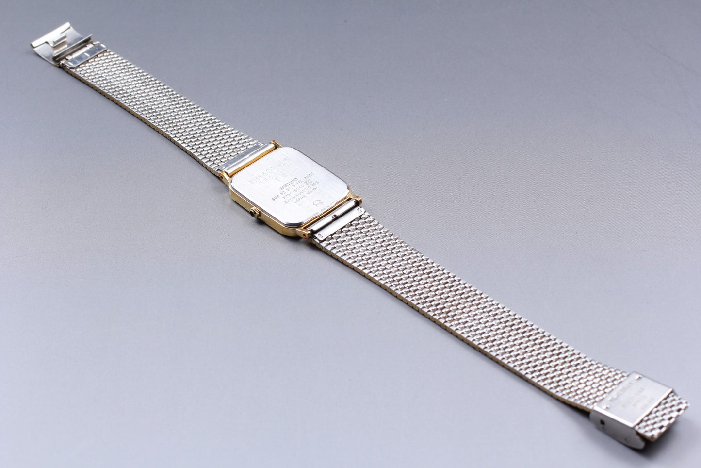 vintage 1982 SEIKO Dolce 7731-5240 Gold Silver Quartz Mens Watch From JAPAN