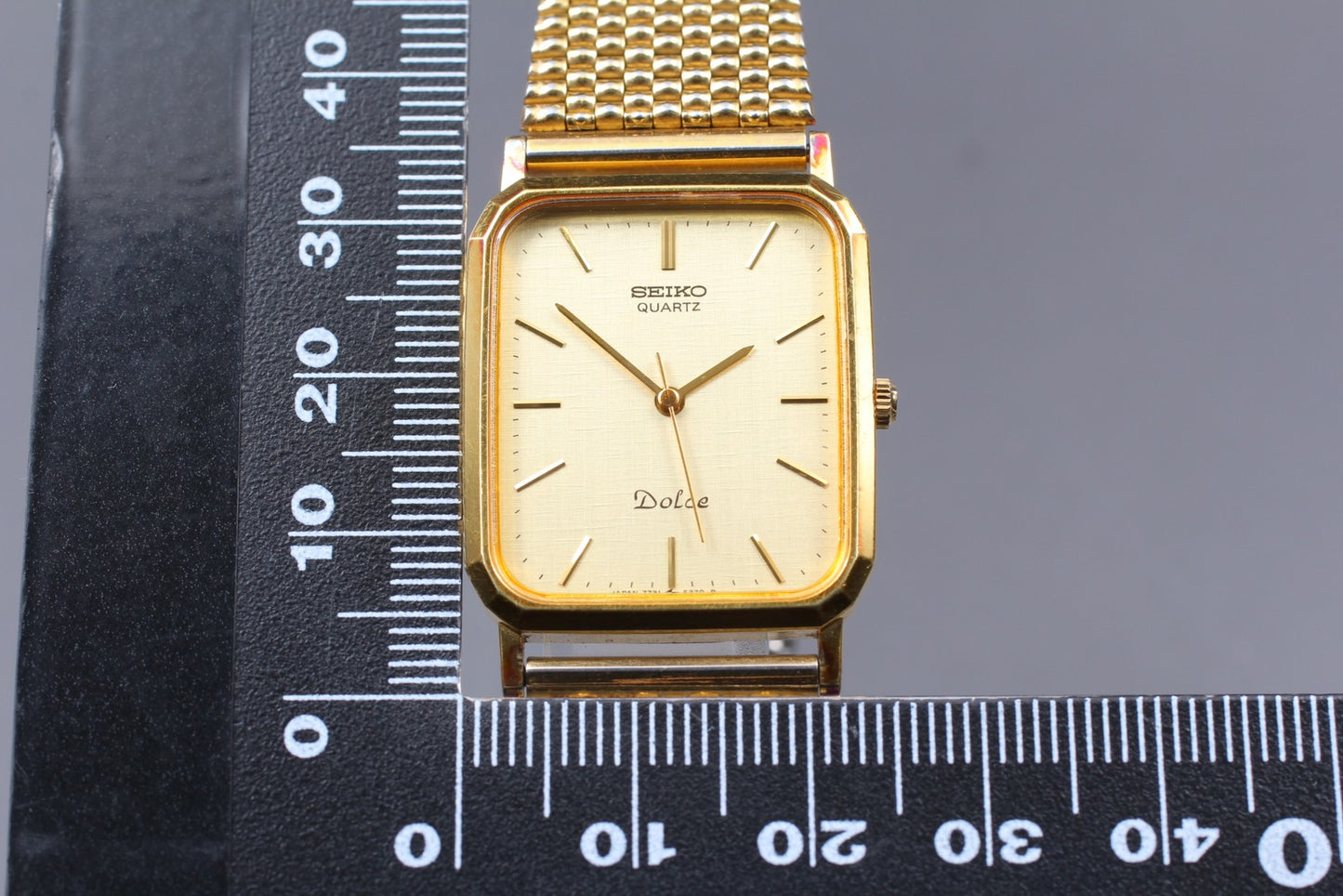vintage 1982 SEIKO Dolce 7731-5240 Gold Silver Quartz Mens Watch From JAPAN