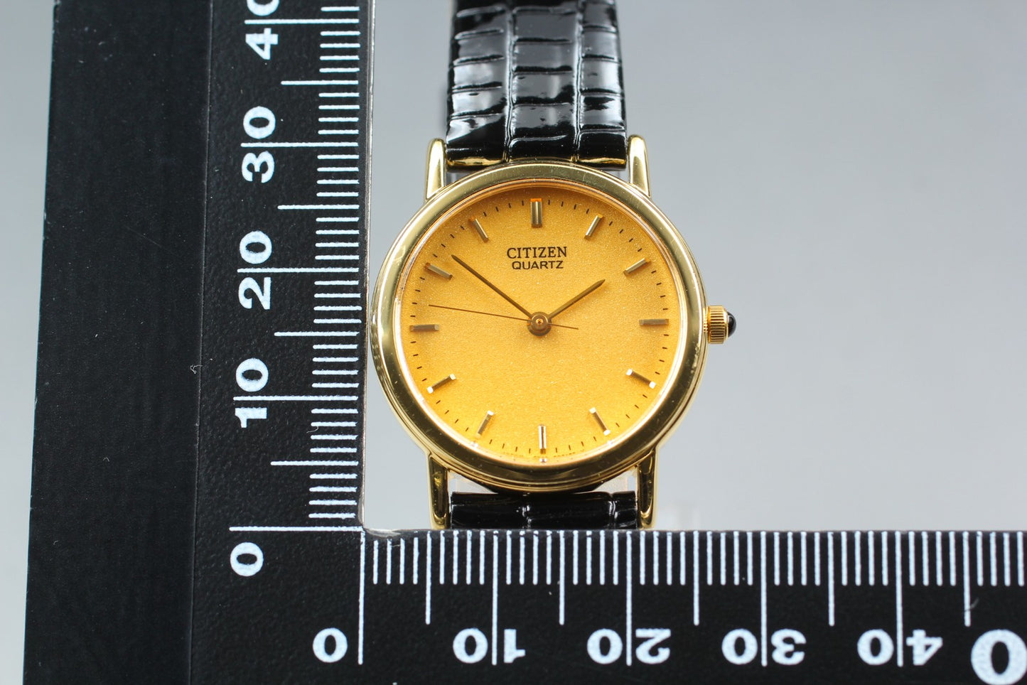 Vtg.1995 [N MINT] CITIZEN 4634-E68796 Round 25mm Gold Quartz Ladies Watch JAPAN