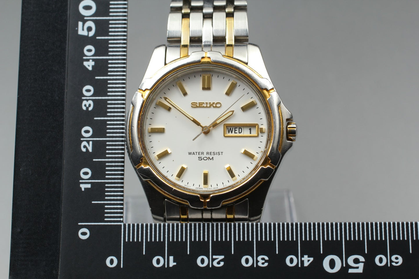 Vtg.1991 [N MINT] SEIKO V743-8B29 37.5mm Day/Date Quartz Men's Watch From JAPAN