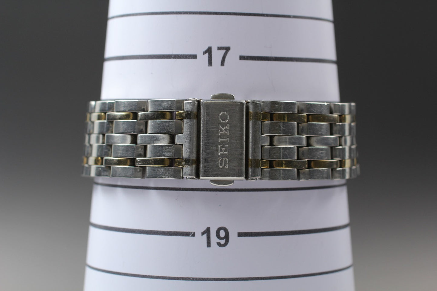 Vtg.1991 [N MINT] SEIKO V743-8B29 37.5mm Day/Date Quartz Men's Watch From JAPAN